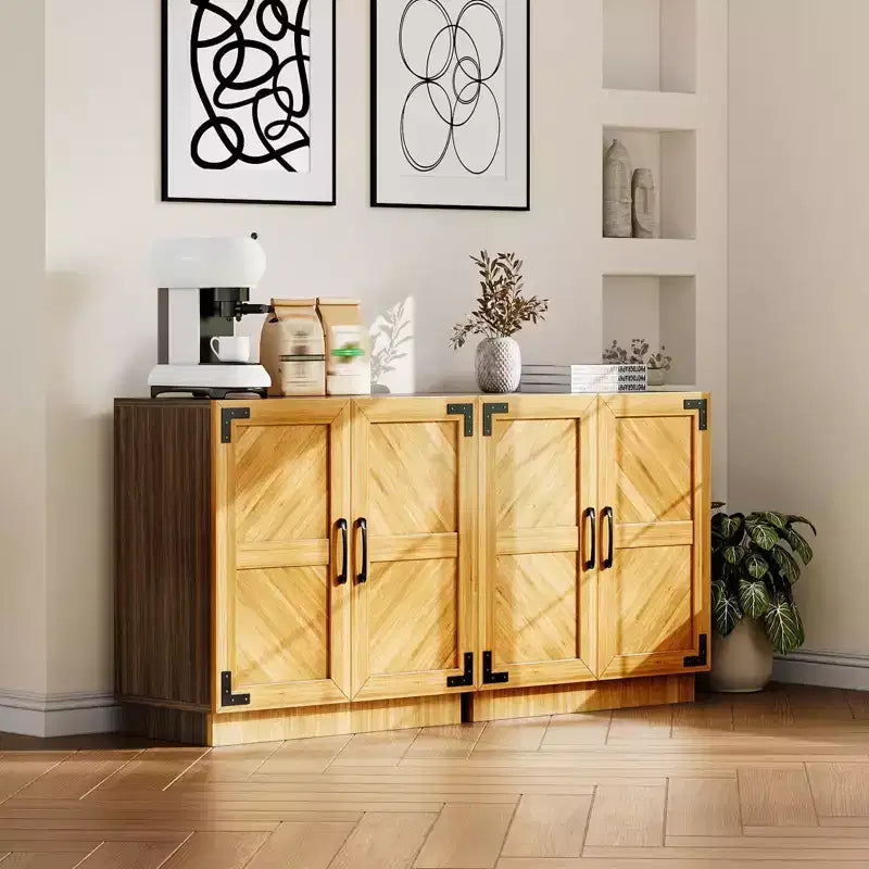Credenza da fattoria da 63" con stazione di ricarica – 3 cassetti, 4 ante, ripiani regolabili