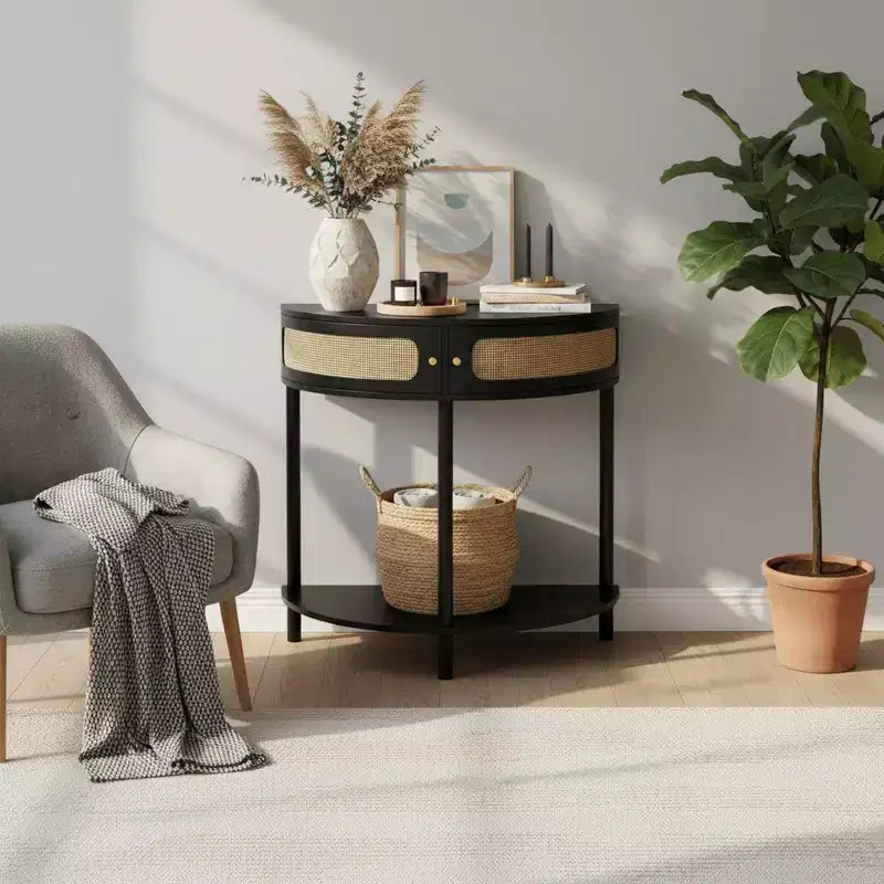 Consolle a mezzaluna con frontale in rattan, piano in MDF e gambe in legno massello, larga 80 cm con cassetto portaoggetti